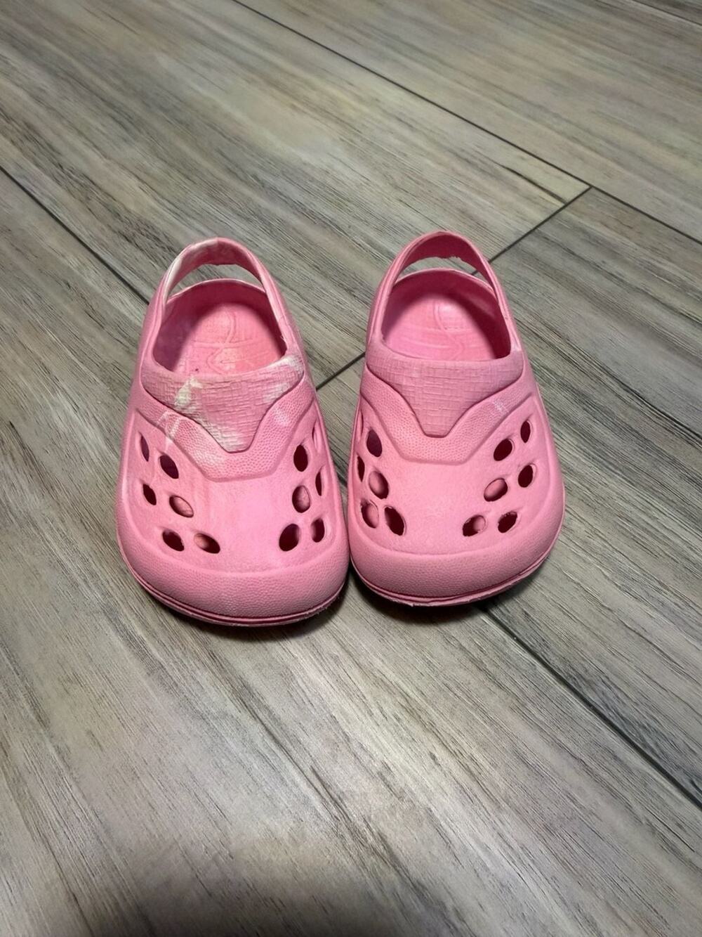 Wonder Nation Toddler Girls Pink Foam Clogs Slip-On Shoes